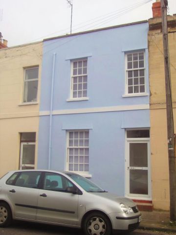 3 bedroom terraced house to rent - Photo 4