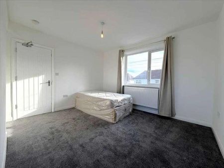 St Werburgh Crescent, Rochester, ME3 - Photo 2