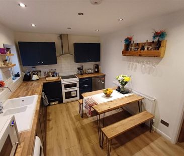 3 bedroom semi-detached house to rent - Photo 6