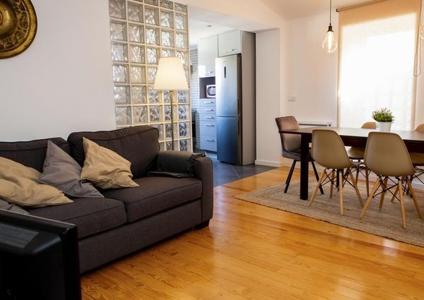 Quartos em apartamento para estudantes no coracao da UC