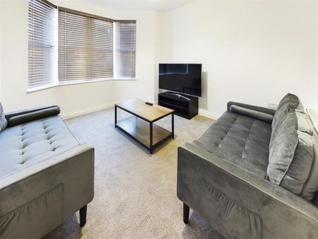 6 bedroom house to rent - Photo 2