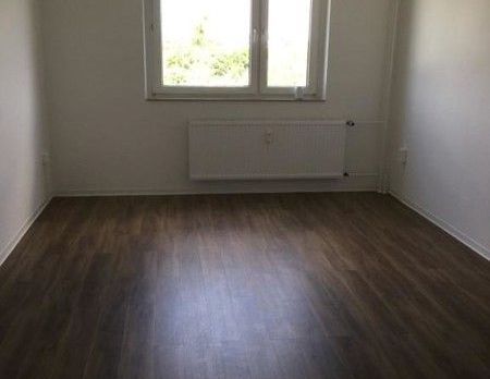 Helle 4-Raumwohnung mit Einbauküche sucht neue Familie! - Photo 1