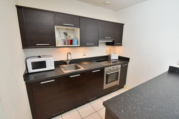2 Bed Flat, High Street, M4 - Photo 1