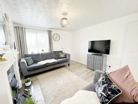 3 bedroom detached house to rent - Photo 2