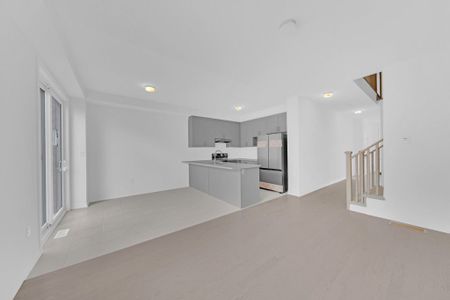 For Lease - 1999 Lowry Drive, Oshawa, Ontario - Photo 4