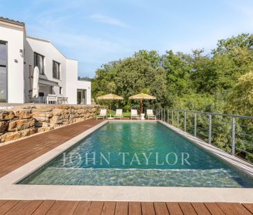 Maison à louer Valbonne, Cote d'Azur, France7 500 EUR / Mois - Photo 3