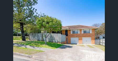 Family Home with Multiple Living Areas & Pool - Photo 3