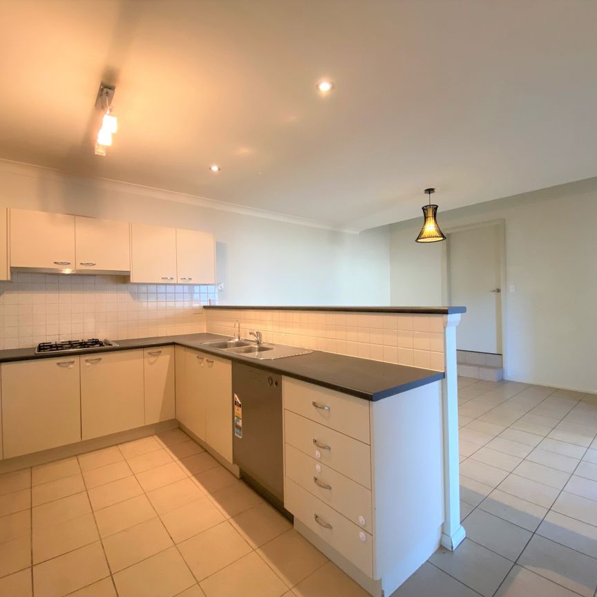 15 ISLINGTON ROAD, Stanhope Gardens NSW 2768 - House For Rent | Domain - Photo 1