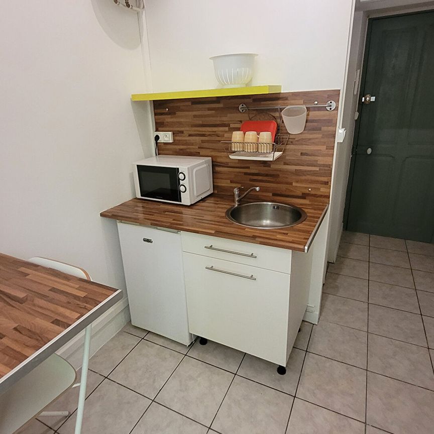 AVIGNON 310 Studio meublé proche faculté d'Avignon, - Photo 1