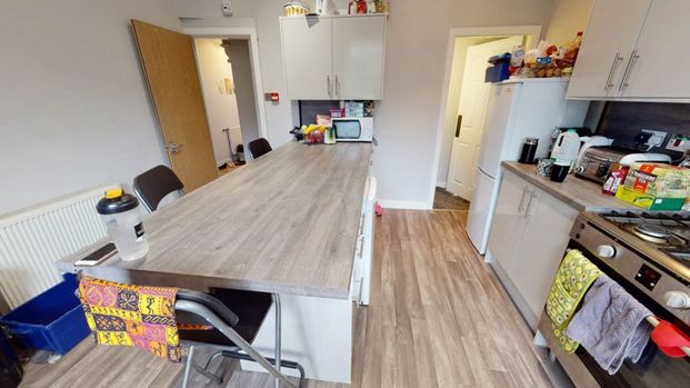 12 Ebor Mount, Leeds, LS6 1NS - Photo 1