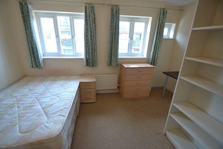 4 bedroom townhouse to rent - Photo 5