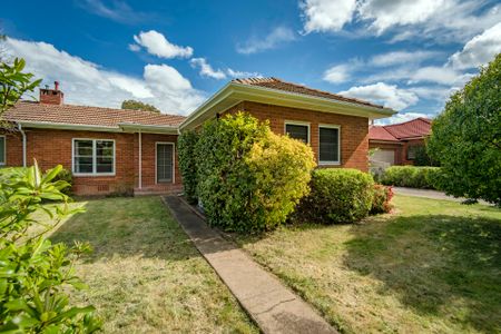 9 Frome Street, Narrabundah. - Photo 4