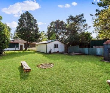 Great location, Opposite train station - Photo 5