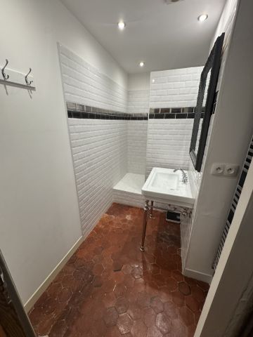 Beau T3 lumineux avec parking privé – Location meublée à Avignon - Photo 2