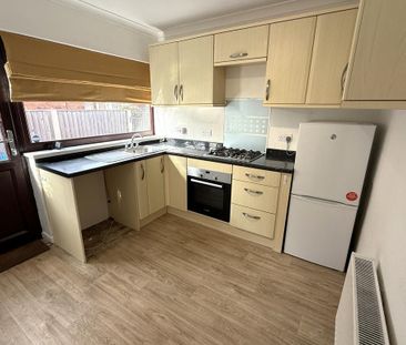 2 bedroom semi-detached bungalow to rent - Photo 4