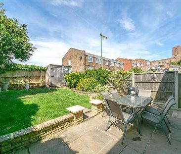 Sandalwood, Guildford, Surrey, GU2 - Photo 6