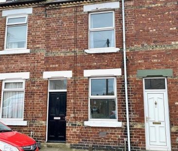 2 bedroom terraced house to rent - Photo 2