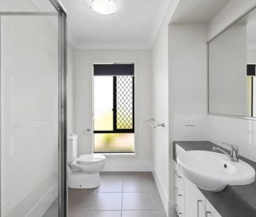 Spacious Family Living - Photo 6