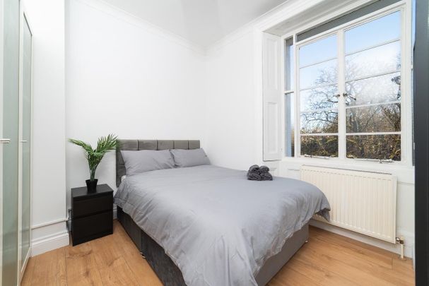 2 Bed Flat, Royal Crescent, W11 - Photo 1