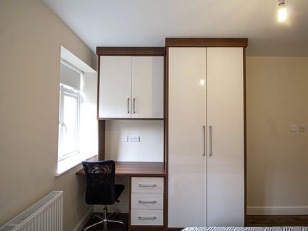 Apt 15, Clarendon House - Photo 4