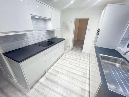 Bedworth Road, Bulkington, Bedworth, Warwickshire, CV12 - Photo 4