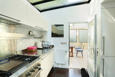 Location maison, Neuilly-sur-Seine, 9 pièces, 251.01 m², ref 86399640 - Photo 2