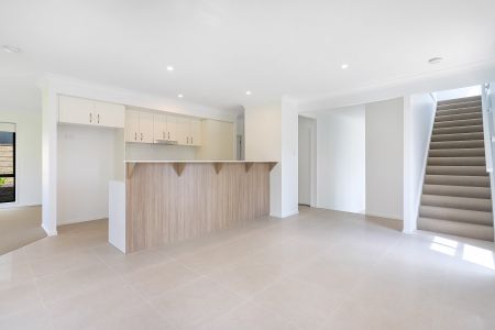 5 Blue Lakes Place, North Kellyville NSW 2155 - House For Rent | Domain - Photo 4