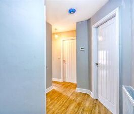 1 BEDROOM Apartment - First Floor - Photo 4