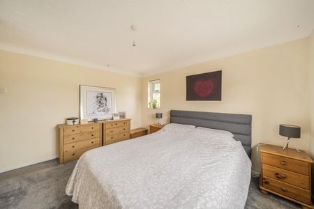 4 bedroom House To Let - Photo 4