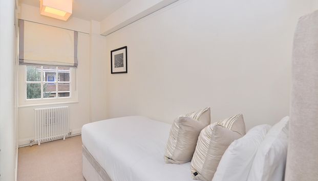 Two bedroom flat to Rent in the heart of Chelsea, London SW3 - Photo 1