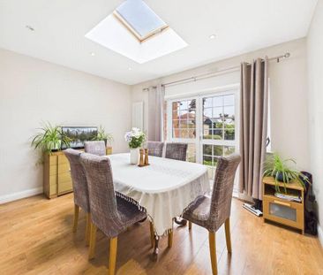 3 bedroom end of terrace house to rent - Photo 3