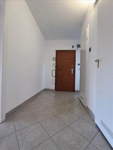 Kiadó jó állapotú panel lakás - Debrecen - Fotó 3