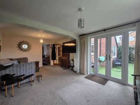 Meadowcroft, West Hagley, DY9 - Photo 2