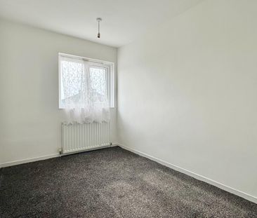 4 bedroom House To Let - Photo 4