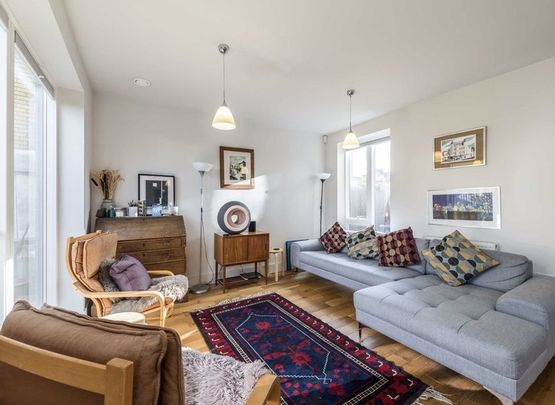 Hayward Mews - Photo 1