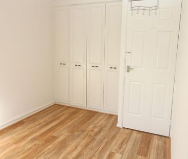 2 bedroom ground floor flat to rent - Photo 2