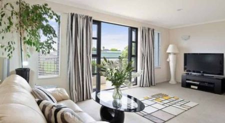 4 BDR Townhouse For Rent - Photo 4