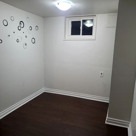 For Lease - 2221 Ghent Avenue, Burlington, Ontario - Photo 3