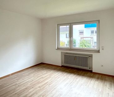 Helle, großzügige 4-Zimmer-Wohnung mit Balkon - Photo 2