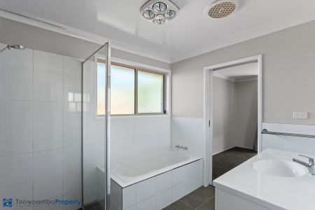 334 West Street, 4350, Kearneys Spring Qld - Photo 5