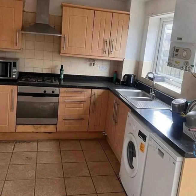 2 bedroom terraced house to rent - Photo 1