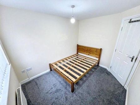 4 bedroom terraced house to rent - Photo 4