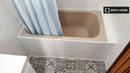 valencia, Valencian Community 46024 - Photo 5