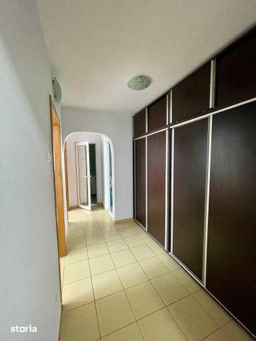 AP. 3 CAMERE - METALURGIEI, LOC DE PARCARE, BUCATARIE INCHISA - Photo 2