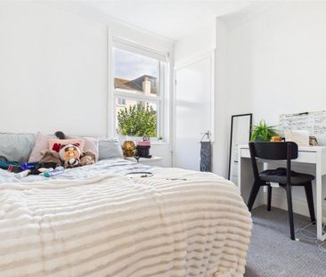 4 bedroom apartment to rent - Photo 3