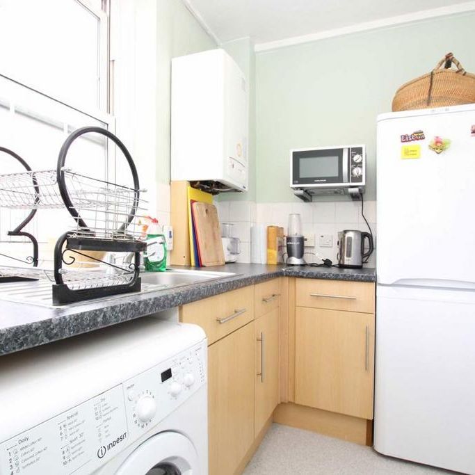 Studio to rent - Photo 1