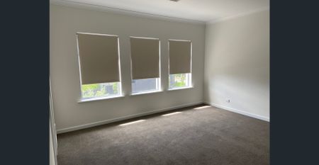 SUPERB RESIDENCE IN SOUGHT AFTER LOCATION - Photo 2