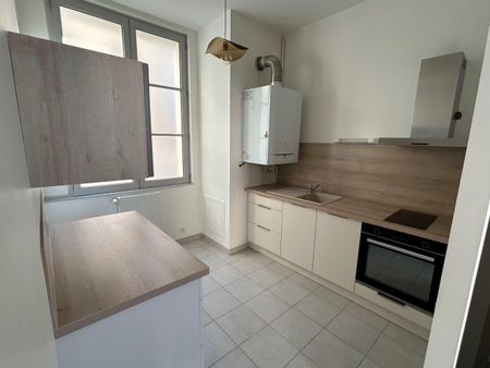 Location Appartement 2 pièces 55m² SAUMUR 49400 - Photo 3