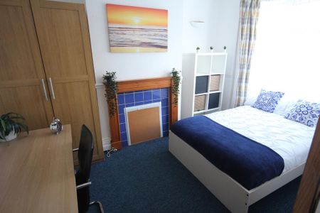 3 bedroom semi-detached house to rent - Photo 5