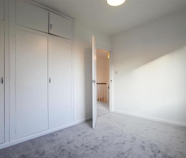 3 bedroom detached house to rent - Photo 4